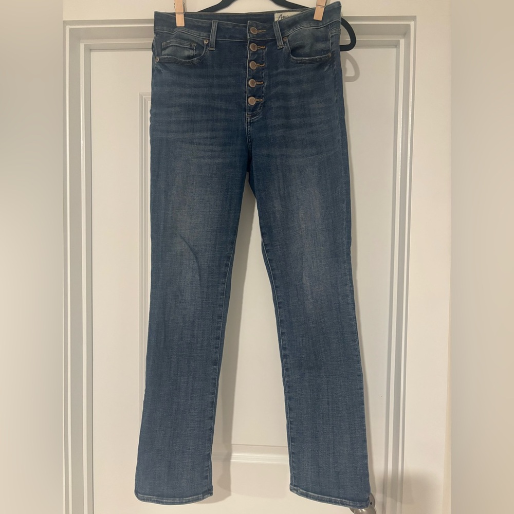 COSMIC BLUE LOVE
Ellie High Rise Straight Leg Jean